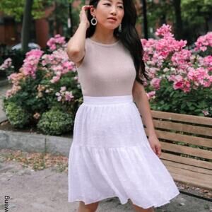 Ann Taylor White Flower Clip Full Skirt